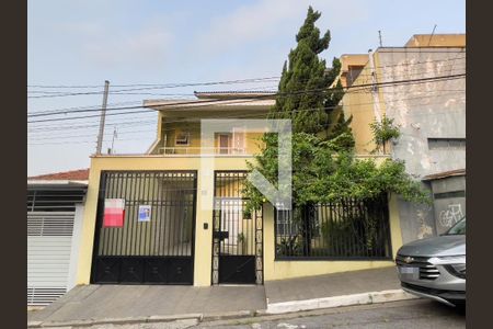 Casa à venda com 203m², 4 quartos e 2 vagasFachada + Placa