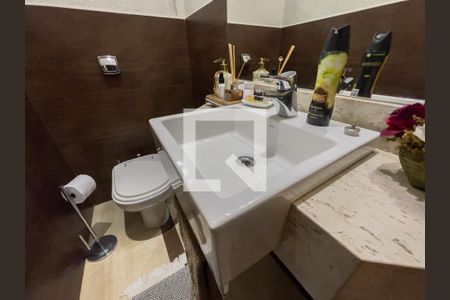 Casa à venda com 203m², 4 quartos e 2 vagasLavabo