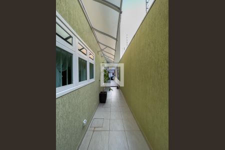 Casa à venda com 203m², 4 quartos e 2 vagasCorredor Lateral