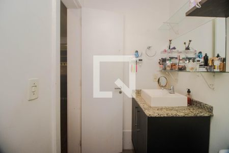 Apartamento à venda com 59m², 2 quartos e 1 vaga Apartamento à venda com 59m², 2 quartos e 1 vagaBanheiro