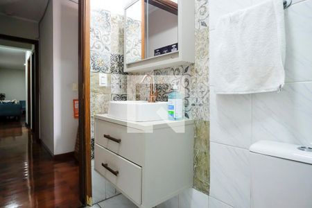 Apartamento à venda com 71m², 2 quartos e 2 vagasBanheiro da suíte