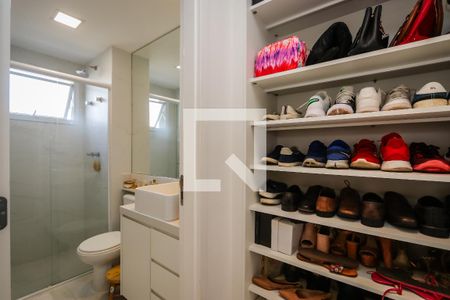 Apartamento à venda com 96m², 3 quartos e 2 vagas Apartamento à venda com 96m², 3 quartos e 2 vagasCloset da Suite