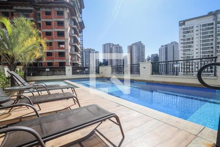 Apartamento à venda com 96m², 3 quartos e 2 vagas Apartamento à venda com 96m², 3 quartos e 2 vagasÁrea comum - Piscina