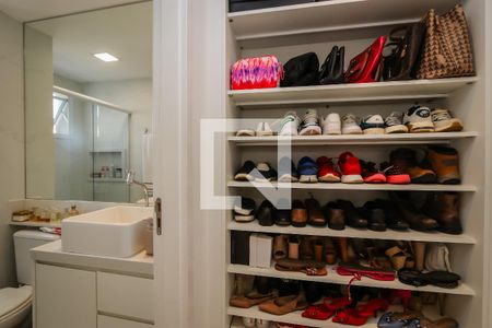 Apartamento à venda com 96m², 3 quartos e 2 vagas Apartamento à venda com 96m², 3 quartos e 2 vagasCloset da Suite