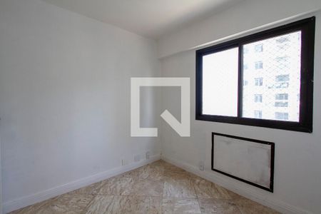 Apartamento à venda com 150m², 4 quartos e 3 vagasQuarto 2