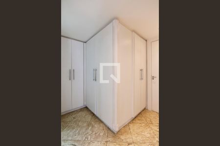 Apartamento à venda com 150m², 4 quartos e 3 vagasArmários Quarto 3 suíte