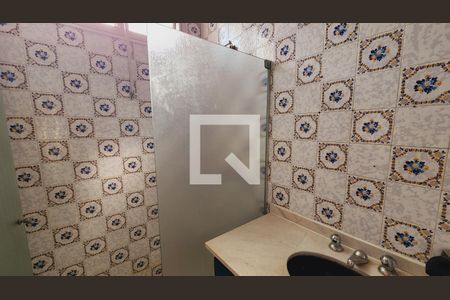 Casa à venda com 200m², 3 quartos e 1 vaga Casa à venda com 200m², 3 quartos e 1 vagaBanheiro 2