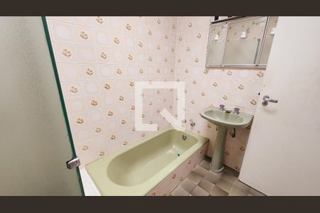 Casa à venda com 200m², 3 quartos e 1 vaga Casa à venda com 200m², 3 quartos e 1 vagaBanheiro