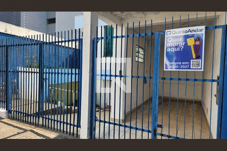 Casa à venda com 200m², 3 quartos e 1 vaga Casa à venda com 200m², 3 quartos e 1 vagaFachada