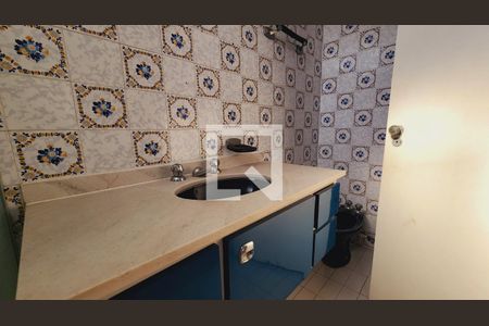 Casa à venda com 200m², 3 quartos e 1 vaga Casa à venda com 200m², 3 quartos e 1 vagaBanheiro 2