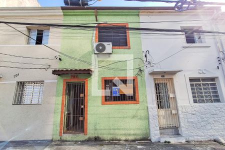 Casa para alugar com 80m², 2 quartos e sem vagaFachada