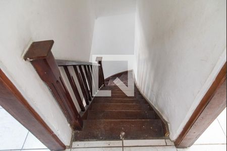 Casa para alugar com 80m², 2 quartos e sem vagaEscada