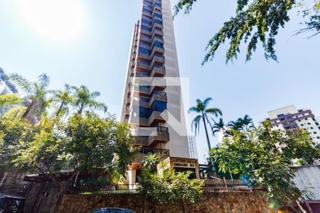 Apartamento à venda com 242m², 4 quartos e 4 vagasFachada