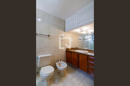 Apartamento à venda com 242m², 4 quartos e 4 vagasBanheiro da Suíte 3