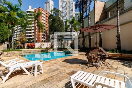 Apartamento à venda com 242m², 4 quartos e 4 vagasÁrea comum - Piscina