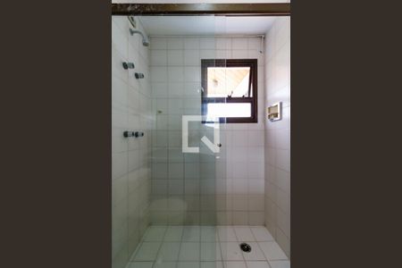 Apartamento à venda com 242m², 4 quartos e 4 vagasBanheiro da Suíte 2