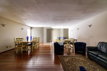 Apartamento à venda com 242m², 4 quartos e 4 vagasÁrea comum - Salão de festas