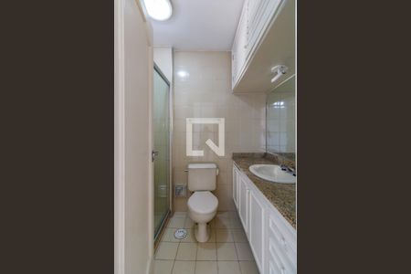 Apartamento à venda com 242m², 4 quartos e 4 vagasBanheiro da Suíte 1