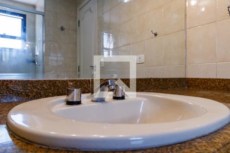 Apartamento à venda com 242m², 4 quartos e 4 vagasBanheiro da Suíte 3