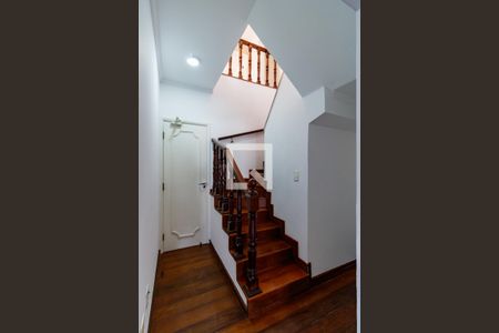 Apartamento à venda com 242m², 4 quartos e 4 vagasEscada