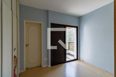 Apartamento à venda com 242m², 4 quartos e 4 vagasSuíte 2