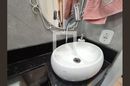 Casa de condomínio à venda com 140m², 4 quartos e 2 vagasBanheiro