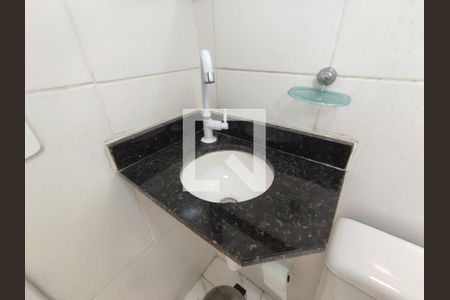 Casa de condomínio à venda com 140m², 4 quartos e 2 vagasBanheiro Suíte 2