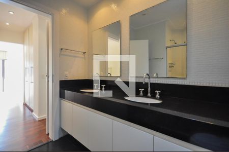 Apartamento à venda com 289m², 3 quartos e 3 vagasBanheiro Suíte 3