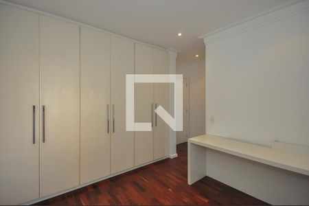 Apartamento à venda com 289m², 3 quartos e 3 vagasSuíte 2