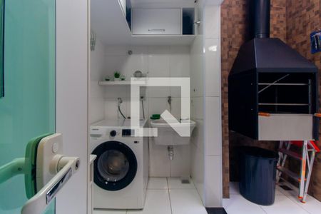 Casa à venda com 84m², 3 quartos e 2 vagas Casa à venda com 84m², 3 quartos e 2 vagasÁrea de Serviço