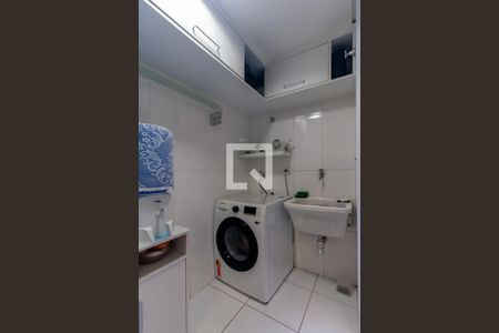 Casa à venda com 84m², 3 quartos e 2 vagas Casa à venda com 84m², 3 quartos e 2 vagasÁrea de Serviço