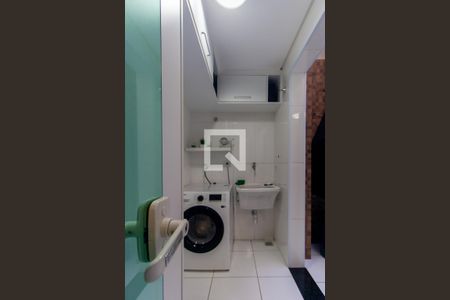 Casa à venda com 84m², 3 quartos e 2 vagas Casa à venda com 84m², 3 quartos e 2 vagasÁrea de Serviço