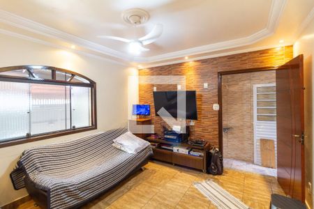 Casa à venda com 100m², 3 quartos e 2 vagasSala