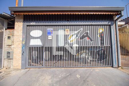 Casa à venda com 100m², 3 quartos e 2 vagasFachada