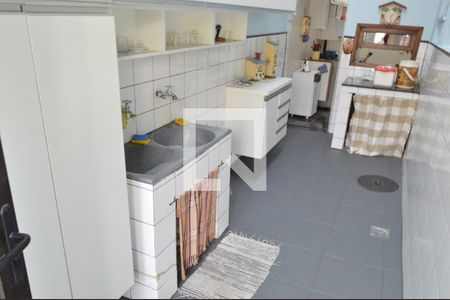 Casa para alugar com 369m², 3 quartos e 3 vagas Casa para alugar com 369m², 3 quartos e 3 vagasÁrea de Serviço