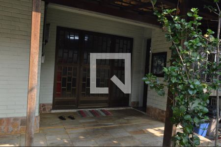 Casa para alugar com 369m², 3 quartos e 3 vagas Casa para alugar com 369m², 3 quartos e 3 vagasÁrea Externa