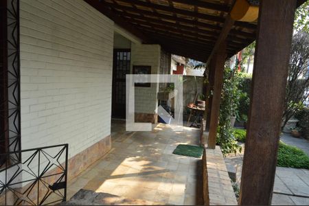 Casa para alugar com 369m², 3 quartos e 3 vagas Casa para alugar com 369m², 3 quartos e 3 vagasÁrea Externa