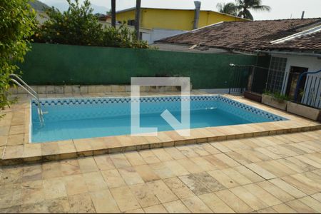 Casa para alugar com 369m², 3 quartos e 3 vagas Casa para alugar com 369m², 3 quartos e 3 vagasPiscina