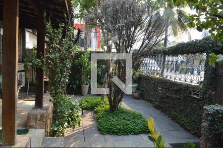 Casa para alugar com 369m², 3 quartos e 3 vagas Casa para alugar com 369m², 3 quartos e 3 vagasJardim