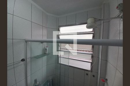 Banheiro de apartamento para alugar com 1 quarto, 30m² em Centro, São Vicente