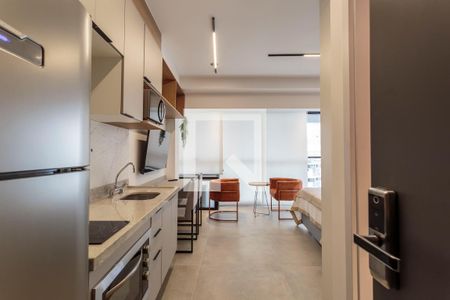 Sala/Quarto de kitnet/studio para alugar com 1 quarto, 29m² em Indianópolis, São Paulo