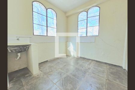 Casa à venda com 850m², 7 quartos e 20 vagasLavanderia (Torneira)