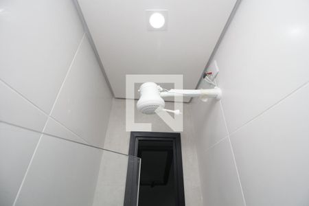 Banheiro de kitnet/studio para alugar com 1 quarto, 20m² em Vila Gomes Cardim, São Paulo