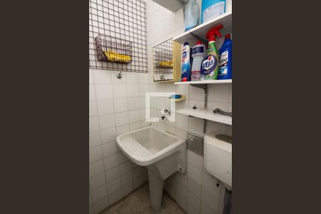 Apartamento à venda com 100m², 2 quartos e 1 vagaBanheiro de serviço