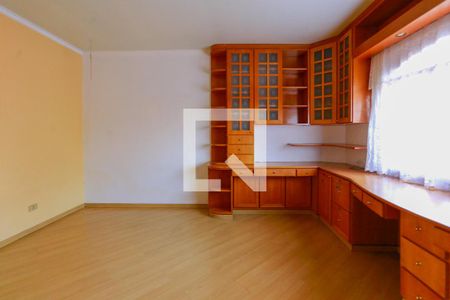 Casa de condomínio à venda com 300m², 4 quartos e 5 vagas Casa de condomínio à venda com 300m², 4 quartos e 5 vagasQuarto 1