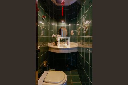 Casa de condomínio à venda com 300m², 4 quartos e 5 vagas Casa de condomínio à venda com 300m², 4 quartos e 5 vagaslavabo