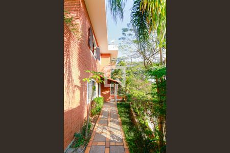 Casa de condomínio à venda com 300m², 4 quartos e 5 vagas Casa de condomínio à venda com 300m², 4 quartos e 5 vagasquintal