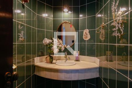 Casa de condomínio à venda com 300m², 4 quartos e 5 vagas Casa de condomínio à venda com 300m², 4 quartos e 5 vagaslavabo