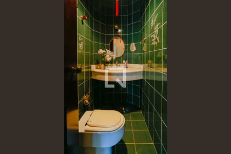 Casa de condomínio à venda com 300m², 4 quartos e 5 vagas Casa de condomínio à venda com 300m², 4 quartos e 5 vagaslavabo