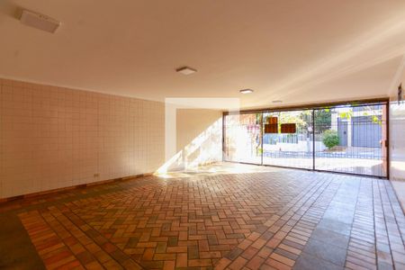 Casa de condomínio à venda com 300m², 4 quartos e 5 vagas Casa de condomínio à venda com 300m², 4 quartos e 5 vagasgaragem